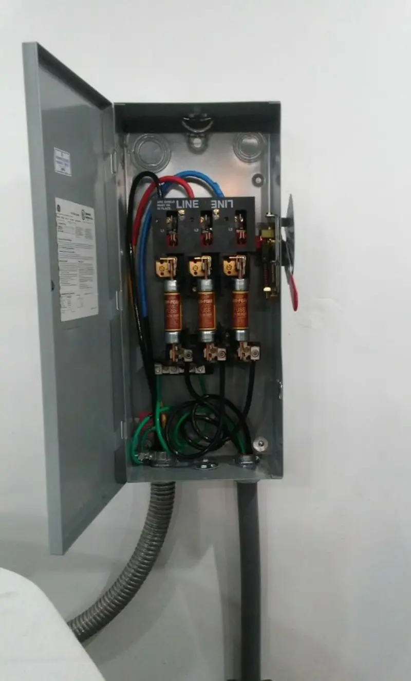 Three-phase disconnect switch installed for Electrical Wiring & Rewiring in Johnsburg
